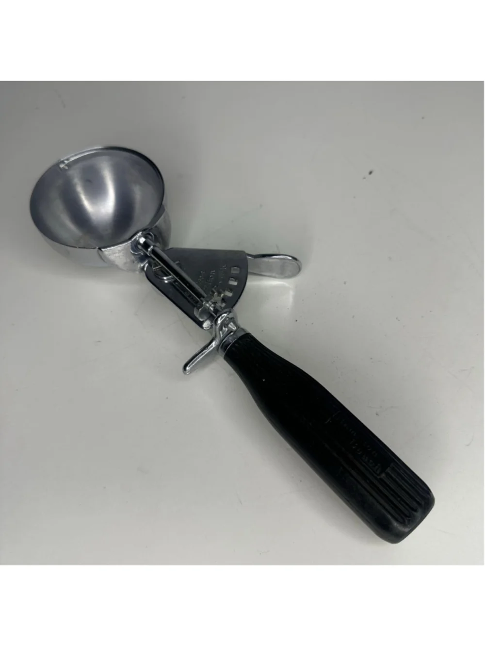 Vintage Hamilton Beach Model 60-B Ice Cream Scoop Size 12 Black Ribbed Handle US
